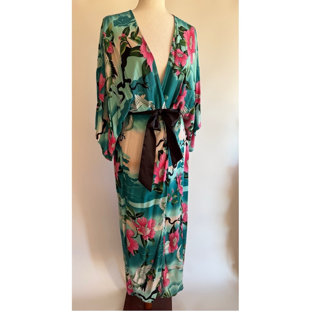 Kimono Robe Asian Print Satin Tie Small Full Length Flowy Festival - Picture 10 of 14